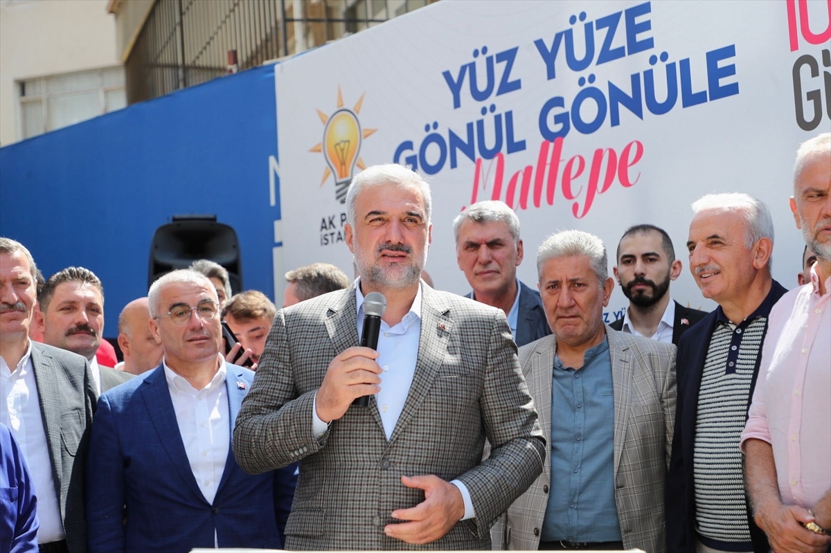 AK Partili Milletvekilleri ve Belediye Başkanları İstanbul'da Vatandaşlarla Bir Araya Geldi 