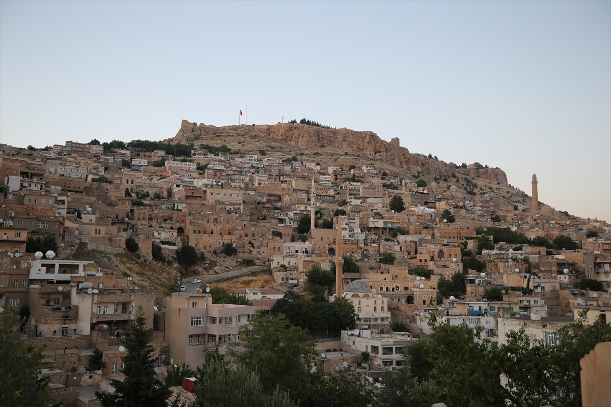 Mardin'de Açık Hava Müzesini Andıran Manzarada 