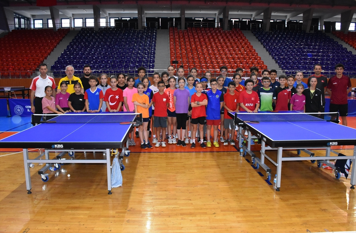 Masa Tenisinin Küçük Sporcuları Ordu'da Geleceğe Hazırlanıyor