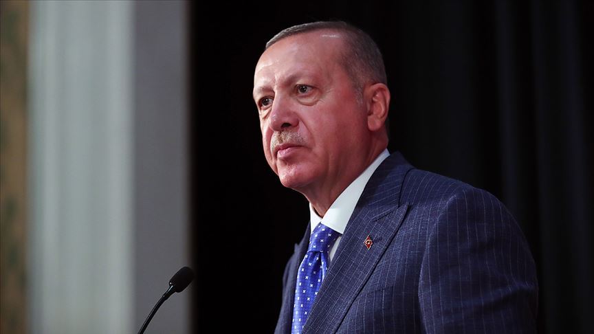 Cumhurbaşkanı Erdoğan Şehit Polis Memurunun Ailesine Başsağlığı Diledi
