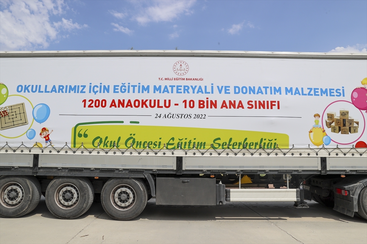 1400 Anaokulu ve 10 Bin Ana Sınıfına Eğitim Materyali Götürecek Tırlar Yola Çıktı