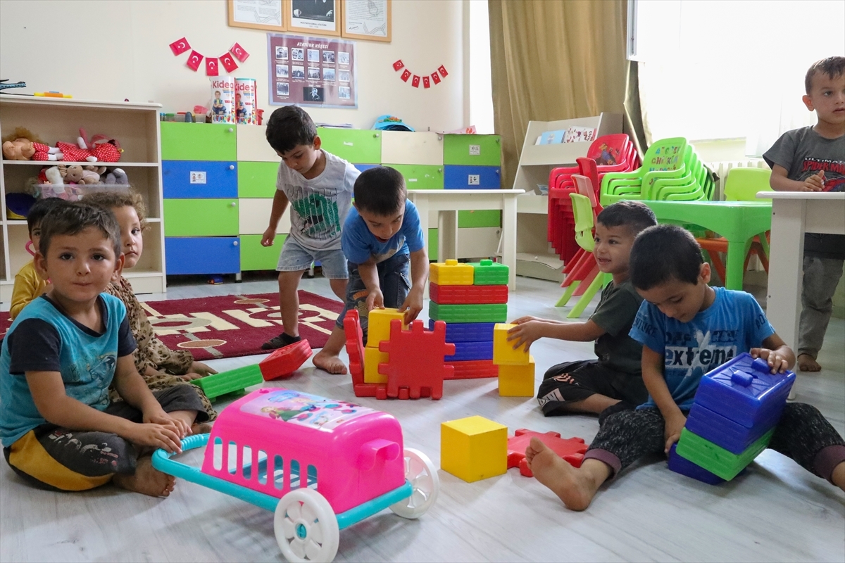 Sakarya'da Fındık İşçilerinin Çocuklarına Eğitim ve Sosyal Etkinlikler Düzenleniyor 