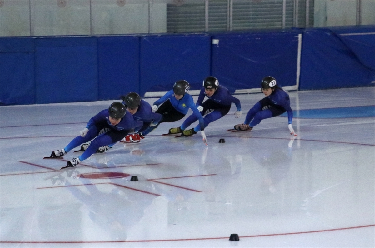 Kazakistan Short Track Milli Takımı Dünya Kupası Öncesi Erzurum'da Güç Depoluyor