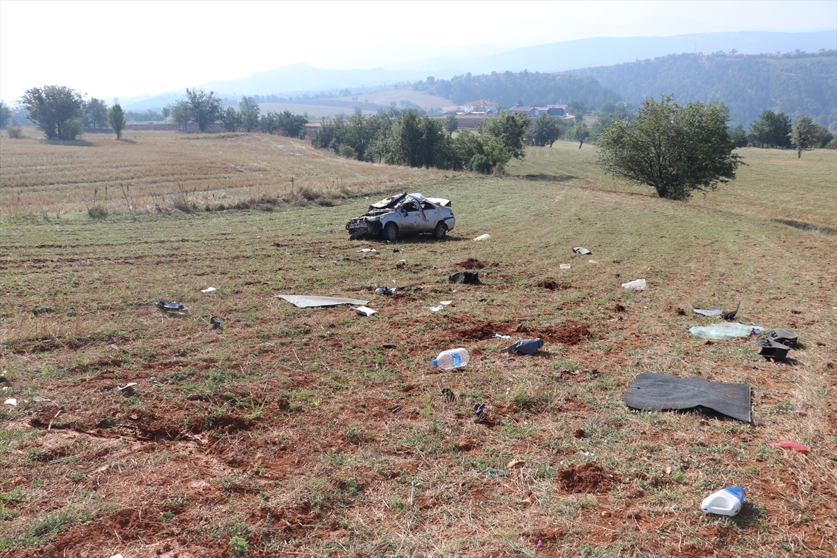 Kastamonu'da Tarlaya Devrilen Otomobilin Sürücüsü Öldü