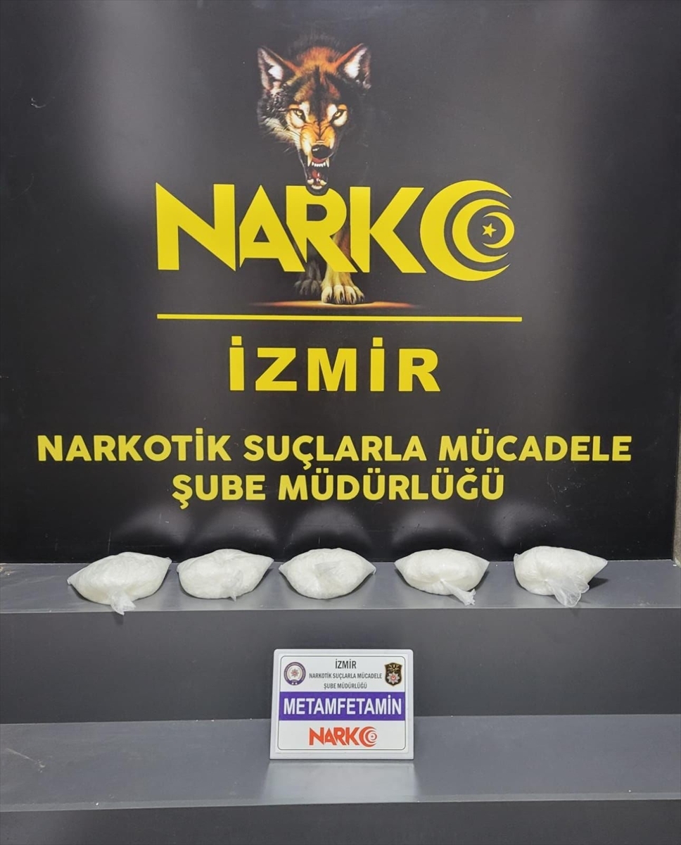 İzmir'de Durdurulan Motosiklette 5 Kilo Metamfetamin Ele Geçirildi