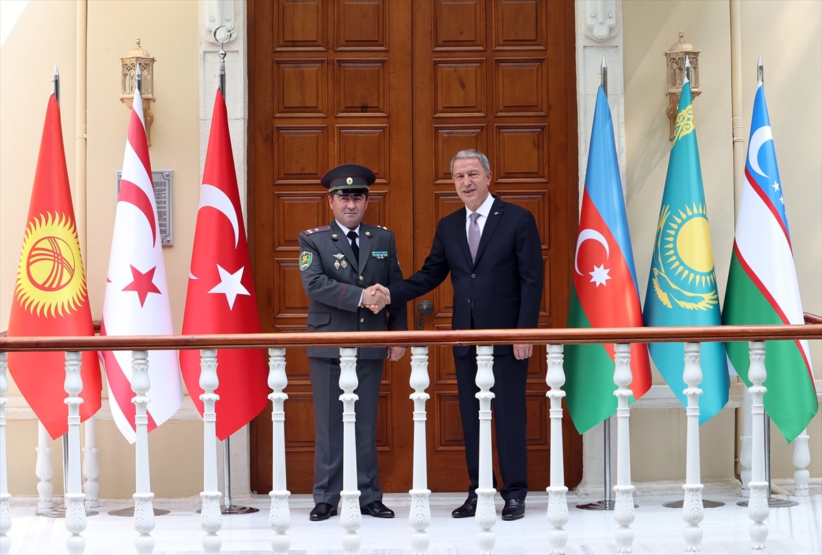 Bakan Akar, Dost ve Kardeş Ülkelerin Savunma Bakanları ve Yardımcıları İle Görüştü