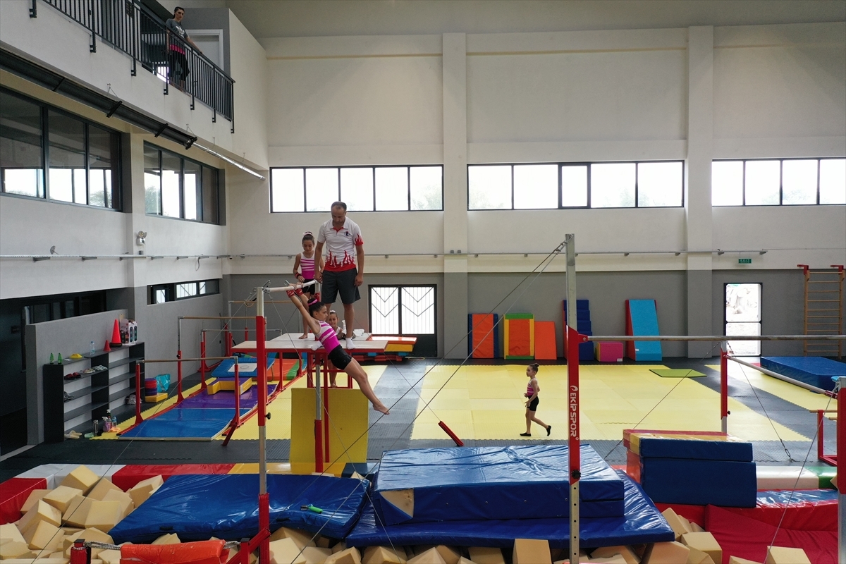 Yıldız Sporcular Cimnastikçi Fabrikasında Yetiştiriliyor 