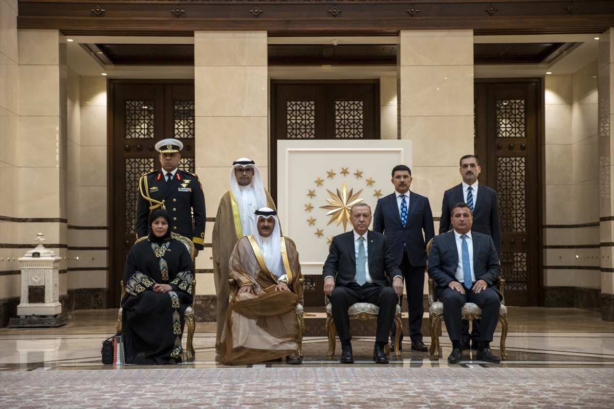 Kuveyt Büyükelçisi Alenzi, Cumhurbaşkanı Erdoğan'a güven mektubu sundu