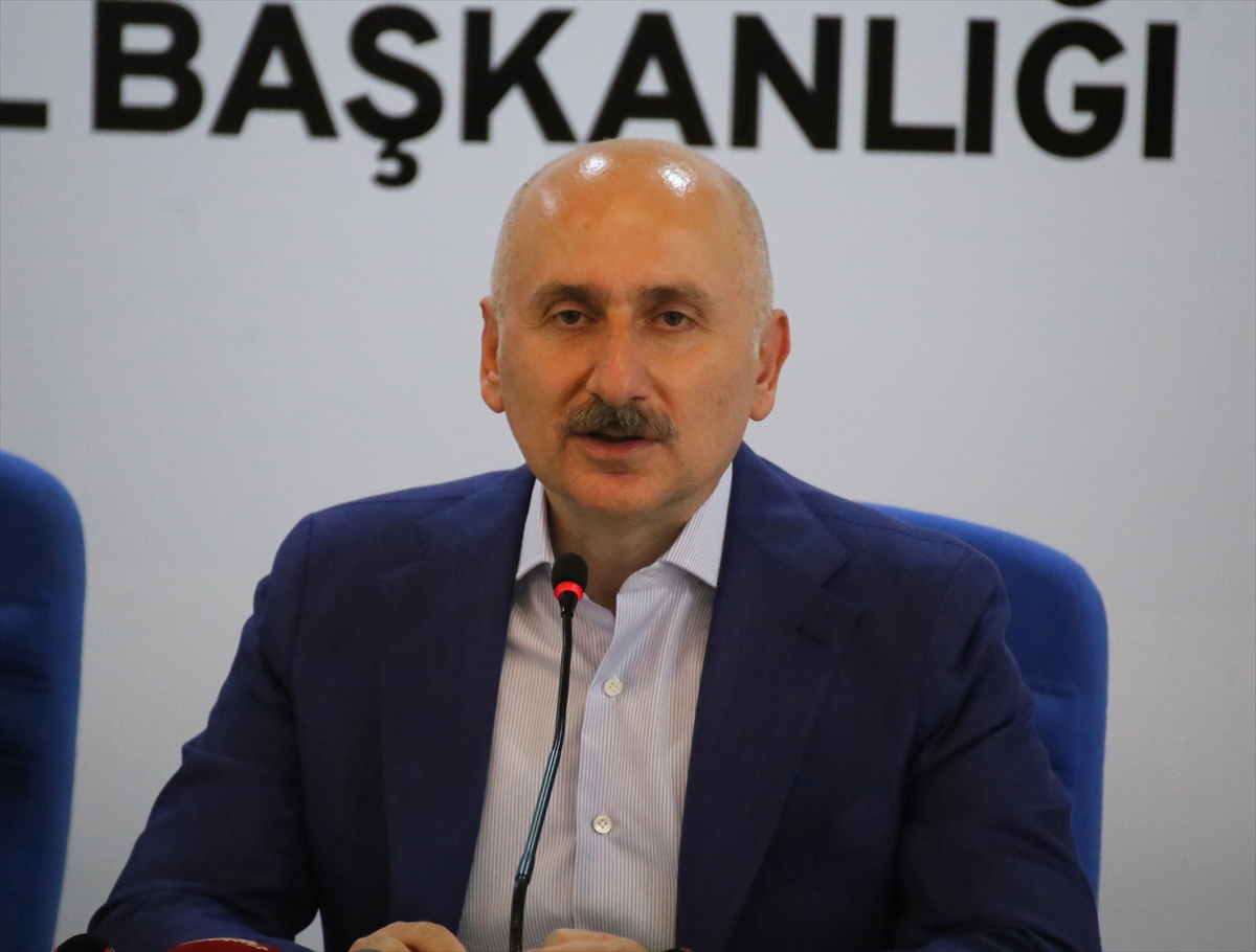 Bakan Karaismailoğlu, Trabzon Şehir Hastanesi Şantiye Alanında İncelemede Bulundu: