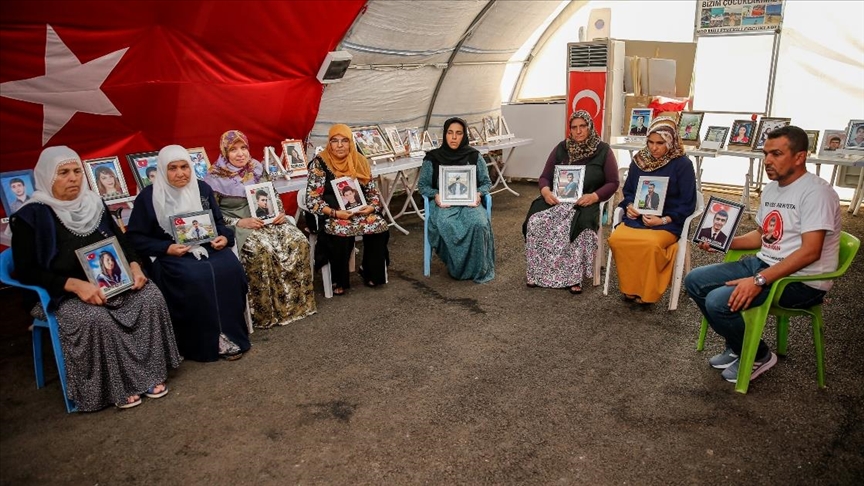 Diyarbakır Anneleri Evlat Nöbetini Kararlılıkla Sürdürüyor