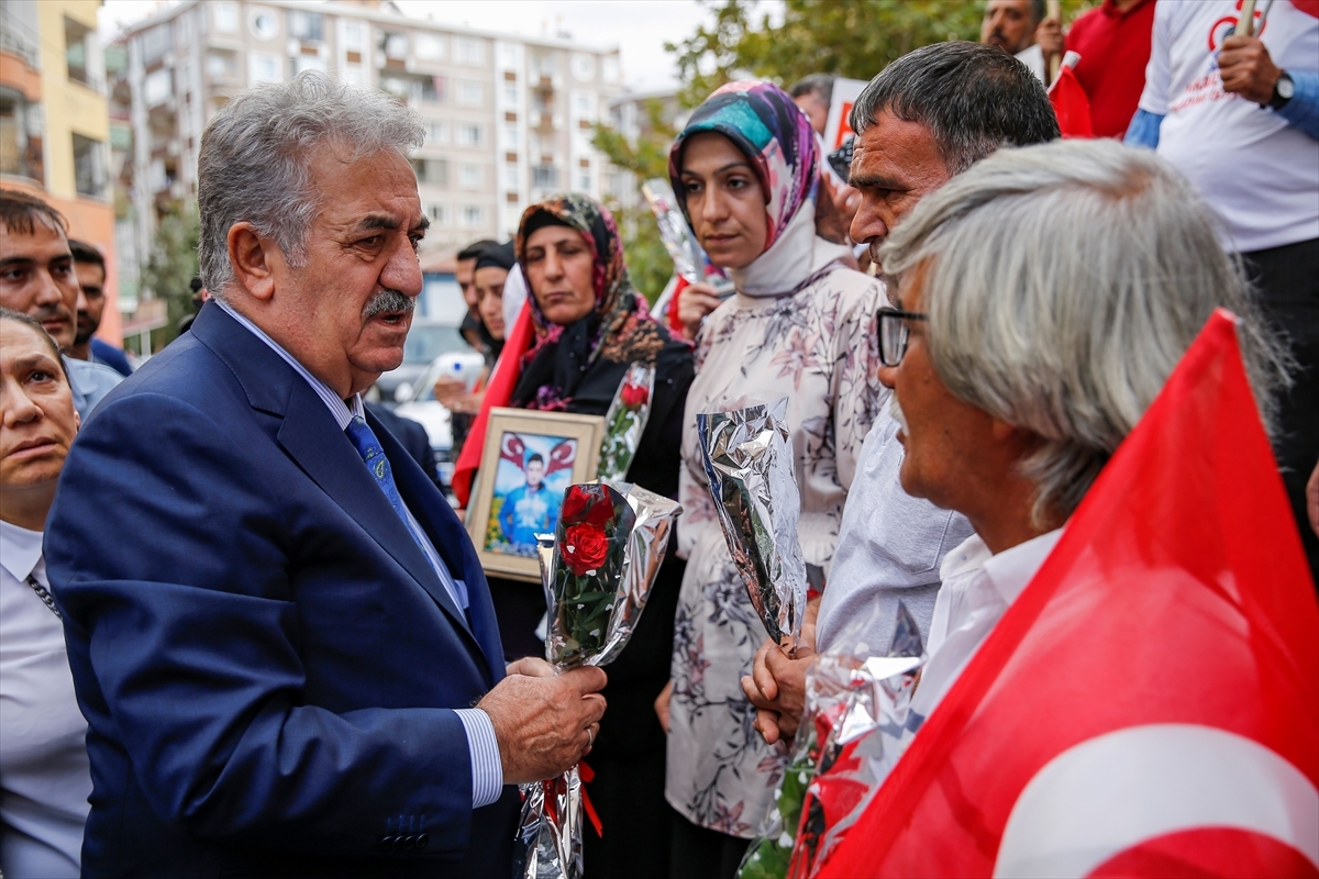 AK Parti Genel Başkan Yardımcısı Yazıcı, Diyarbakır Annelerini Ziyaret Etti