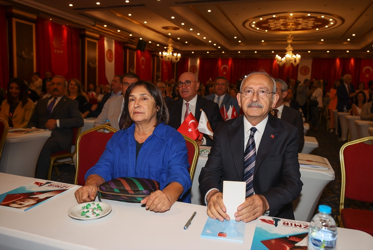 Kılıçdaroğlu, İzmir'de Partisinin Değerlendirme Toplantısında Konuştu: