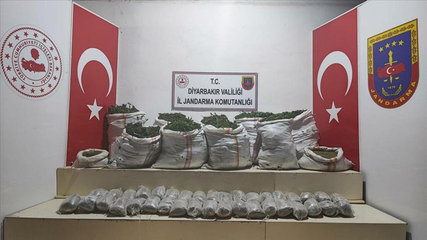 Diyarbakır'da 52 Kilo 200 Gram Skunk Ele Geçirildi
