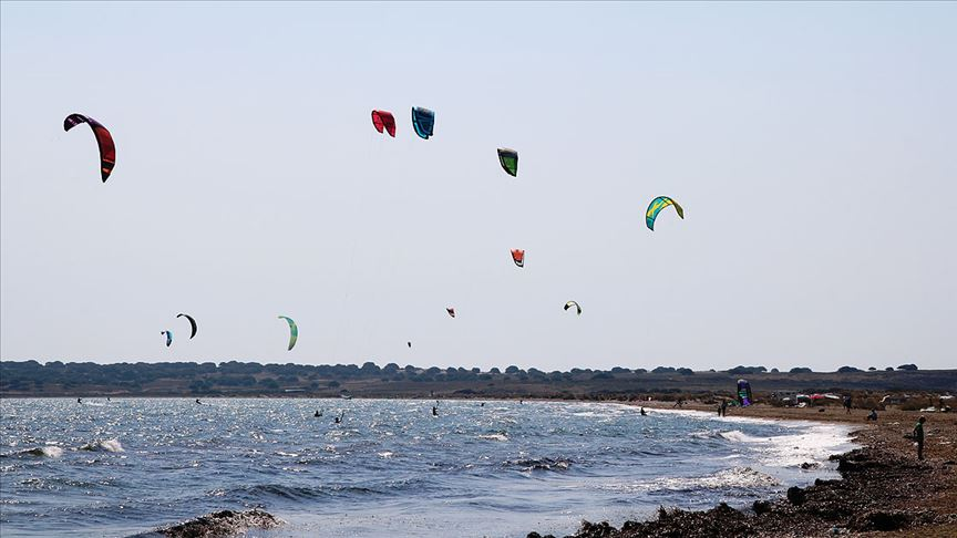 Kitesurf Tutkunları Samsun'da Bir Araya Geldi