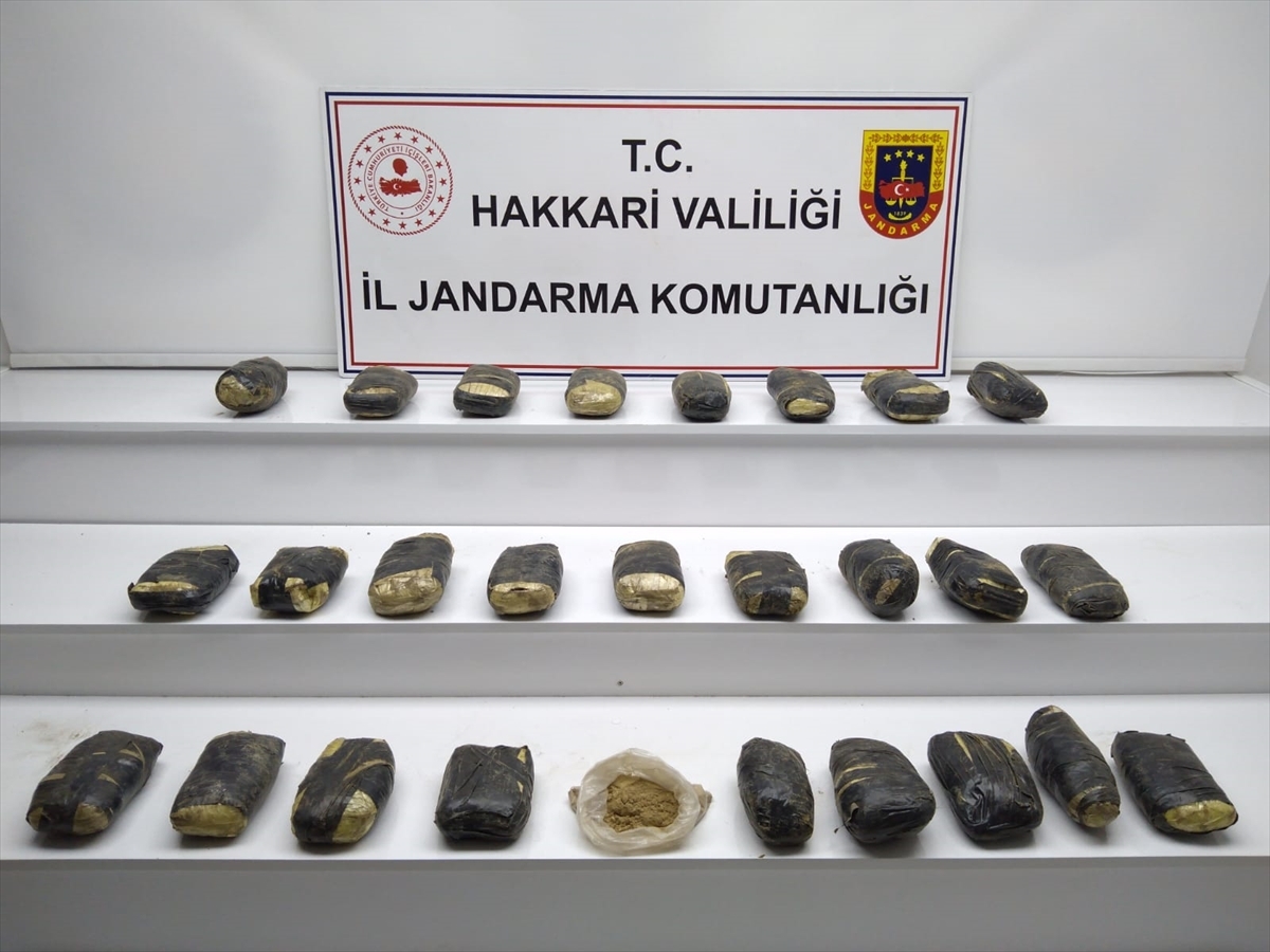 Hakkari'de 27 Kilo 500 Gram Uyuşturucu Ele Geçirildi