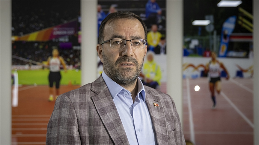 Atletizm Federasyonu Başkanı, İzmir'de Olimpik Sporcularla Buluştu