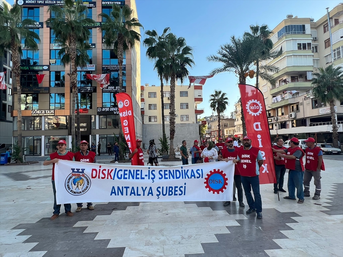 Antalya’da, Kumluca Belediyesinden İşçi Çıkarıldığı İddiası