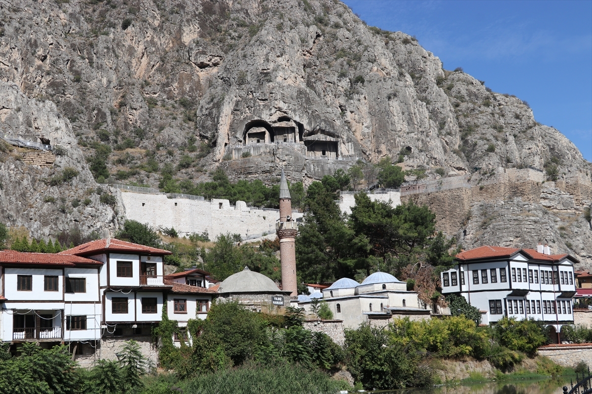 Harşena Dağı ve Pontus Kral Kaya Mezarları'yla İlgili UNESCO Dosyası Tamamlandı