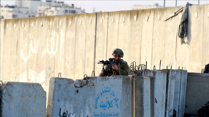 İsrail Güçleri Batı Şeria'da 2 Filistinliyi Yaraladı