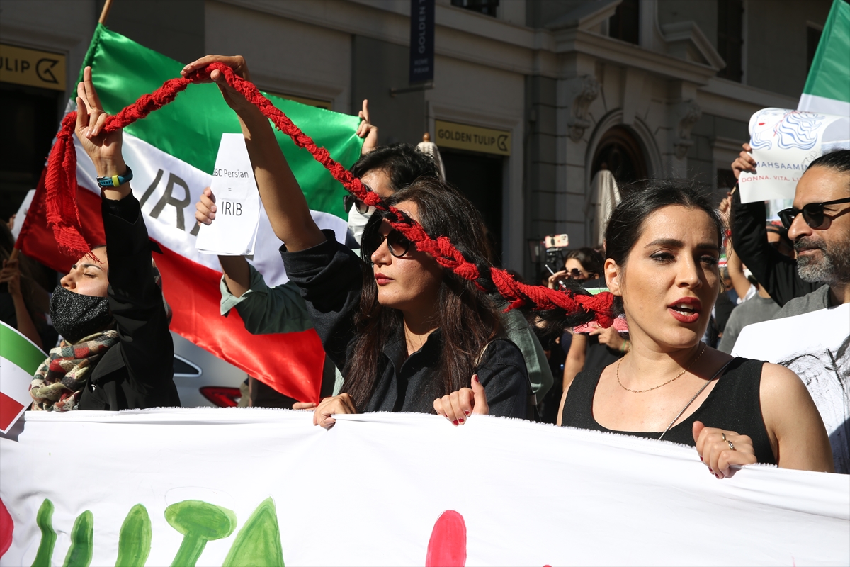 İtalya'da İranlı Mahsa Emini'nin Ölümü Protesto Edildi