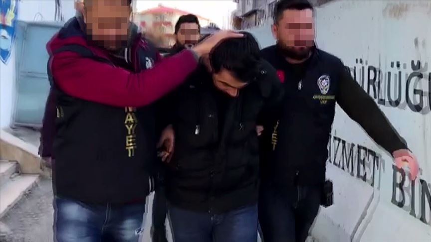 Konya'da Kaldırımda Yürüyen Kişinin Telefonunu Gasbeden Zanlı Tutuklandı