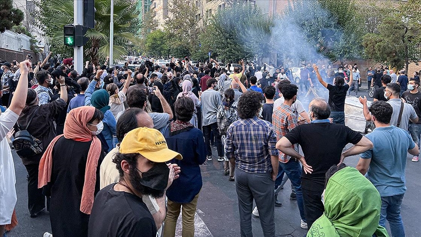 İran'da Protesto Gösterileri Devam Ediyor