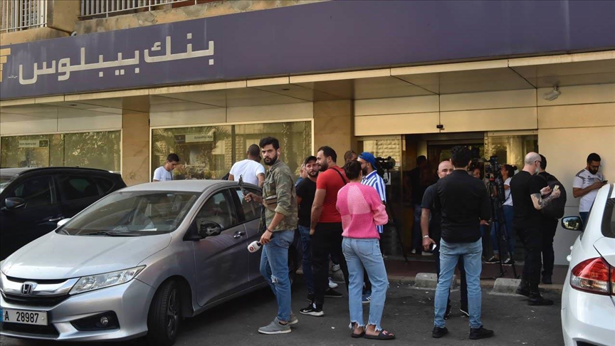 Lübnan'da Bankalar, Mudilerin Baskınları Nedeniyle Yeniden Kapandı