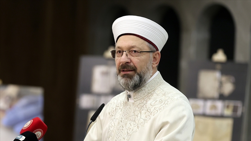 Diyanet İşleri Başkanı Erbaş, Fransa'da Vatandaşlarla Bir Araya Geldi