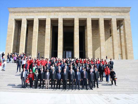 Gençlerbirliği'nden Anıtkabir'e Ziyaret