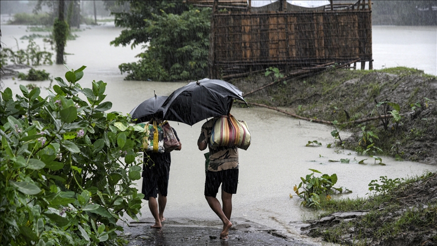 Hindistan'da Şiddetli Yağış Nedeniyle 21 Kişi Hayatını Kaybetti
