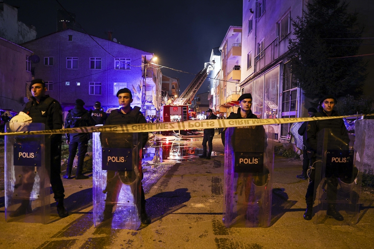 Kadıköy'de Bir Binada Patlama Meydana Geldi