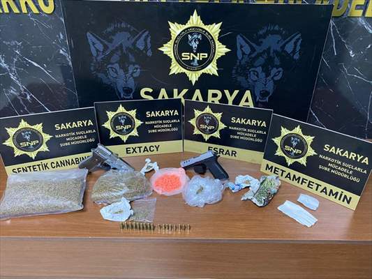 Sakarya'da Uyuşturucu Operasyonlarında Yakalanan 4 Zanlı Tutuklandı