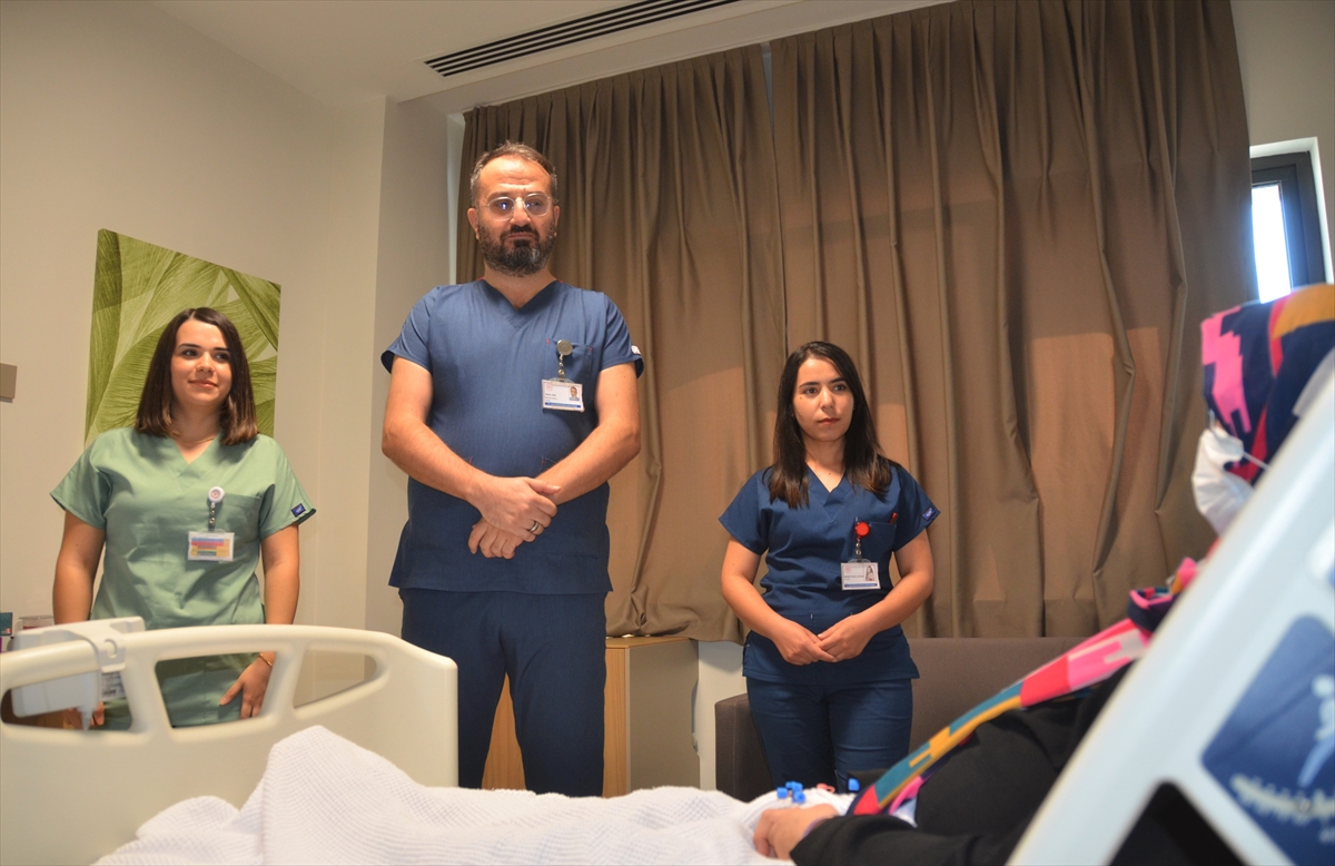 Bursa'da 38 Yaşındaki Diyaliz Hastası, İkiz Bebek Dünyaya Getirdi