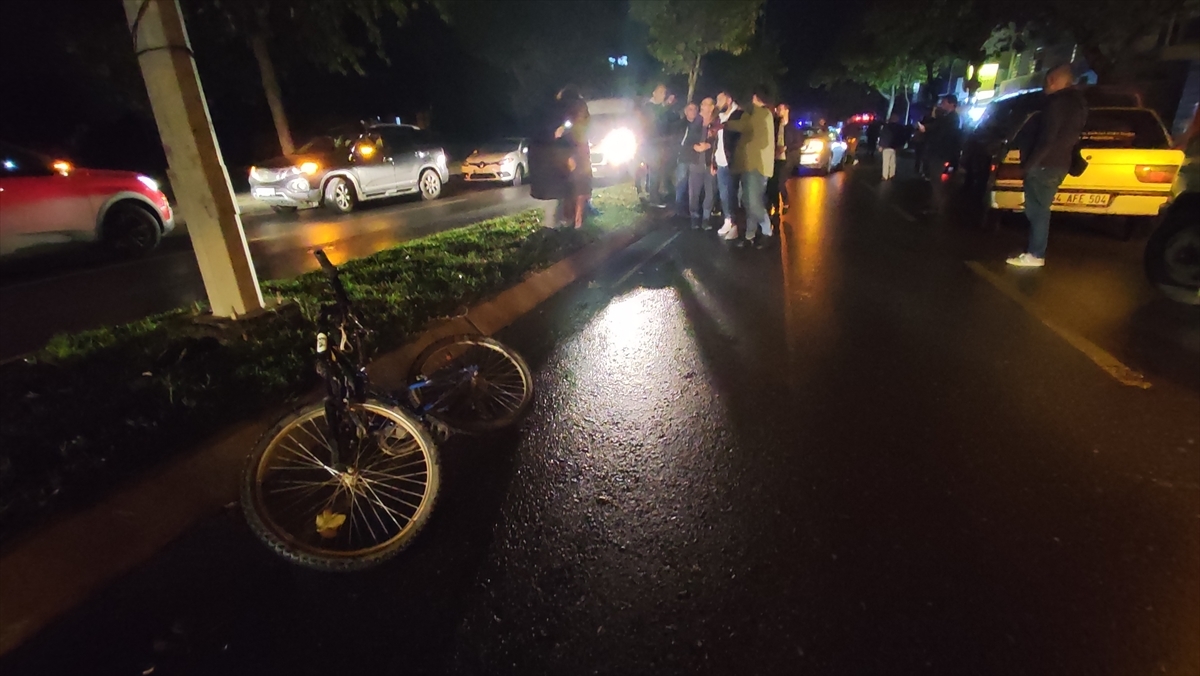 Sakarya'da Otomobilin Çarptığı Bisikletli Çocuk Yaralandı