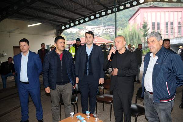 Zonguldak'ta Madenciler Patlamada Hayatını Kaybeden İşçiler İçin Dua Etti