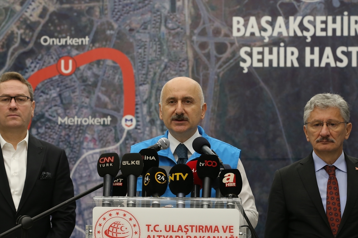 Bakan Karaismailoğlu, Başakşehir-Çam ve Sakura Hastanesi-Kayaşehir Metro Hattında İncelemelerde Bulundu