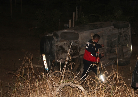 Manisa’da Üzüm Bağına Devrilen Hafif Ticari Araçtaki 7 Kişi Yaralandı