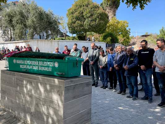 Manisa'da Kaçırılmaya Çalışılırken Vurulan Genç Kızın Cenazesi Toprağa Verildi