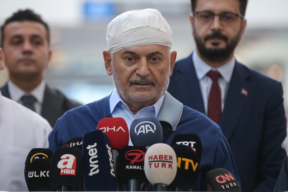 Azerbaycan'da Trafik Kazası Geçiren Binali Yıldırım Hastaneden Taburcu Edildi