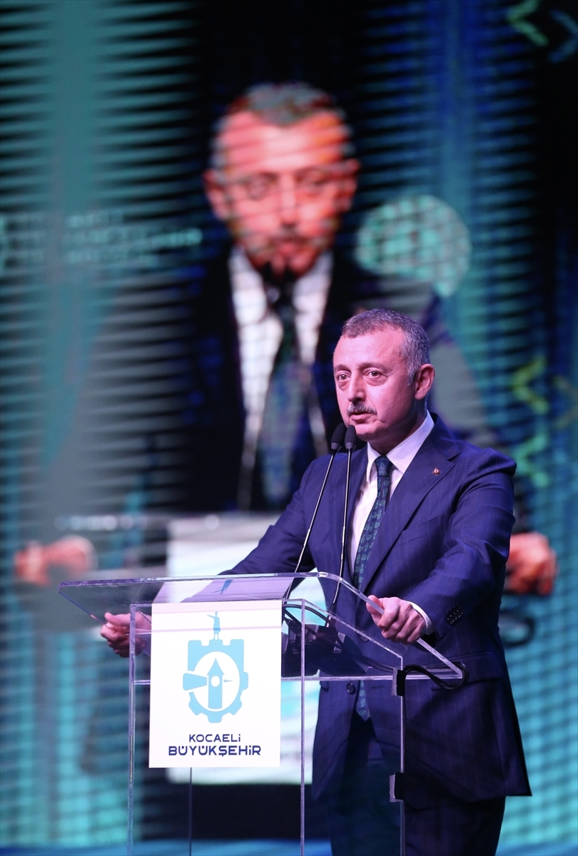 Milli Eğitim Bakanı Özer, Kocaeli'de 99 Robotik Kodlama Atölyesinin Açılışına Katıldı