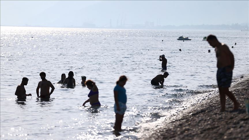 Antalya'da Kasımda Deniz Keyfi