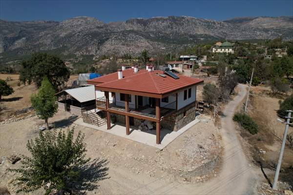 Antalya'da Yangından Etkilenenlere Yeni Evleri Teslim Ediliyor