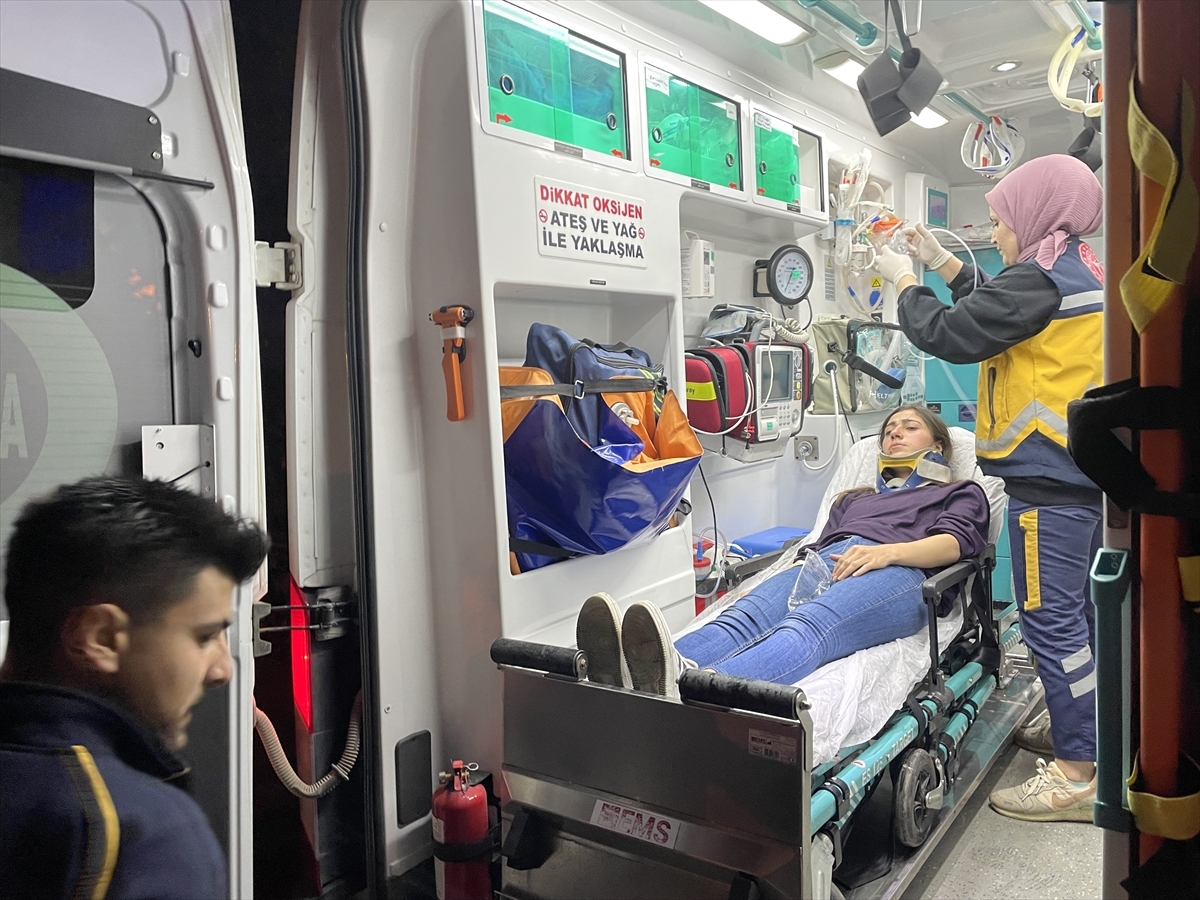 Ağrı'daki Trafik Kazasından Yaralanan Yolcular Yaşadıklarını Anlattı