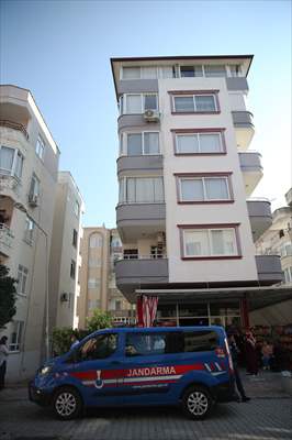 Alanya'da Apartmanın 5. Katından Poşet İçerisinde Yeni Doğan Bebek Atıldı