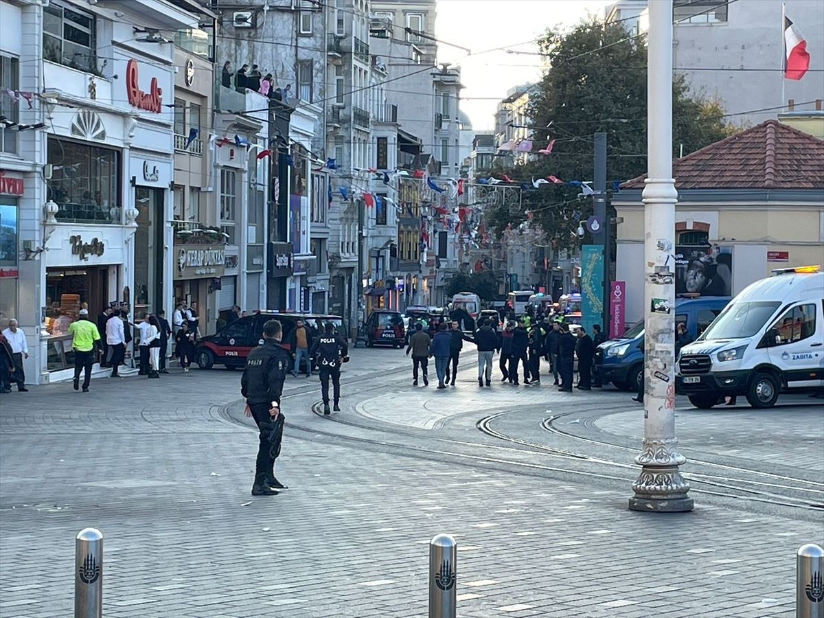 Beyoğlu'nda İstiklal Caddesi'nde patlama meydana geldi