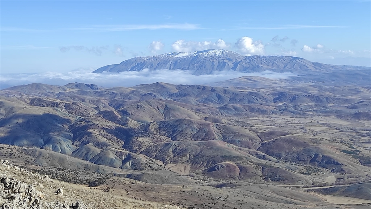 Sivas'ta Dağcılar Tecer Dağları'na Tırmandı