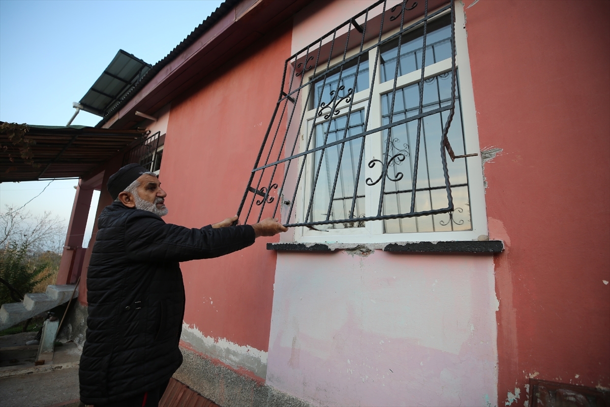 Elazığ'da Yazlık Evlerden Hırsızlık Yaptıkları Öne Sürülen 3 Şüpheli Yakalandı