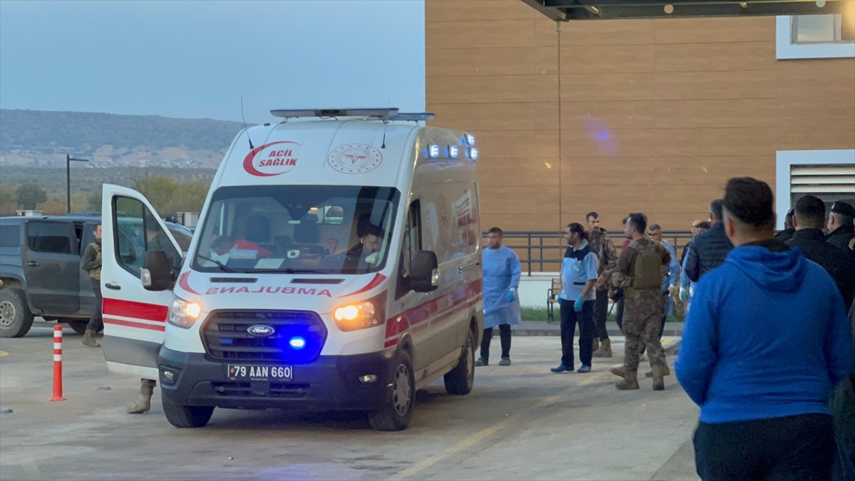 Kilis'te Sınır Kapısı Bölgesine Roket Atılması Sonucu 1 Asker, 2 Polis Yaralandı