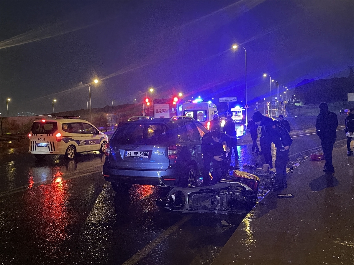 Tuzla'da Otomobille Çarpışan Motokurye Hayatını Kaybetti