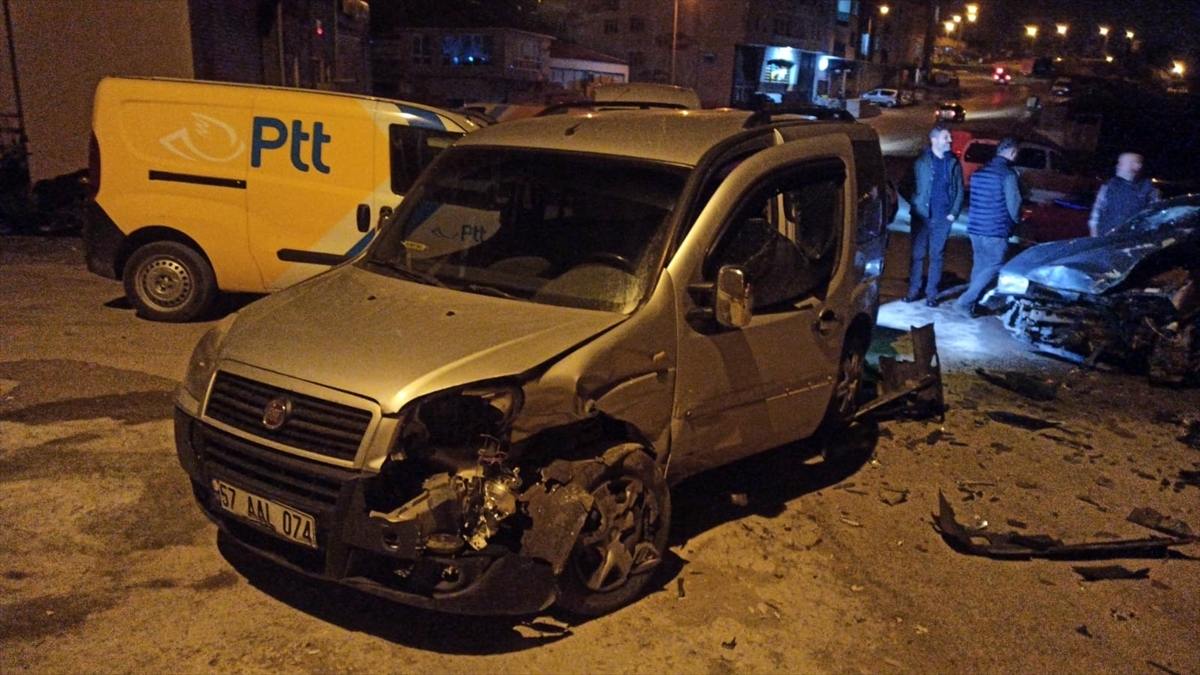 Sinop’taki Trafik Kazasında 4 Kişi Yaralandı